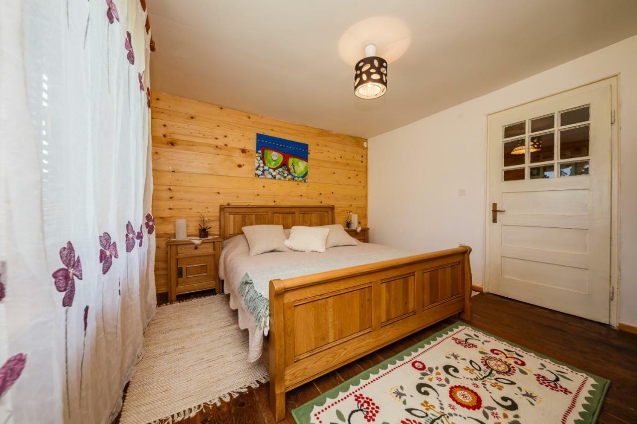 Beautiful Cottage With Heated Pool For 22 Ppl Plaški Buitenkant foto
